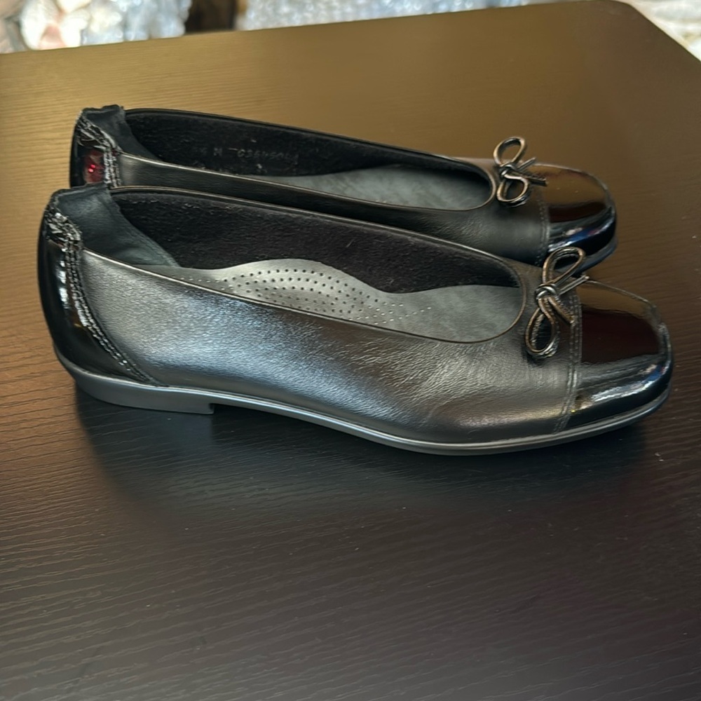 SAS Women's Coco Ballet Flat Black Bow Leather size 5.5 M